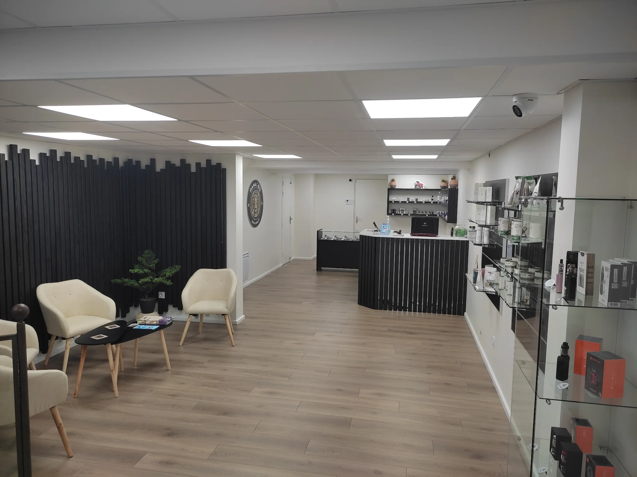 Boutique PanaCBD intérieur point de vente CBD